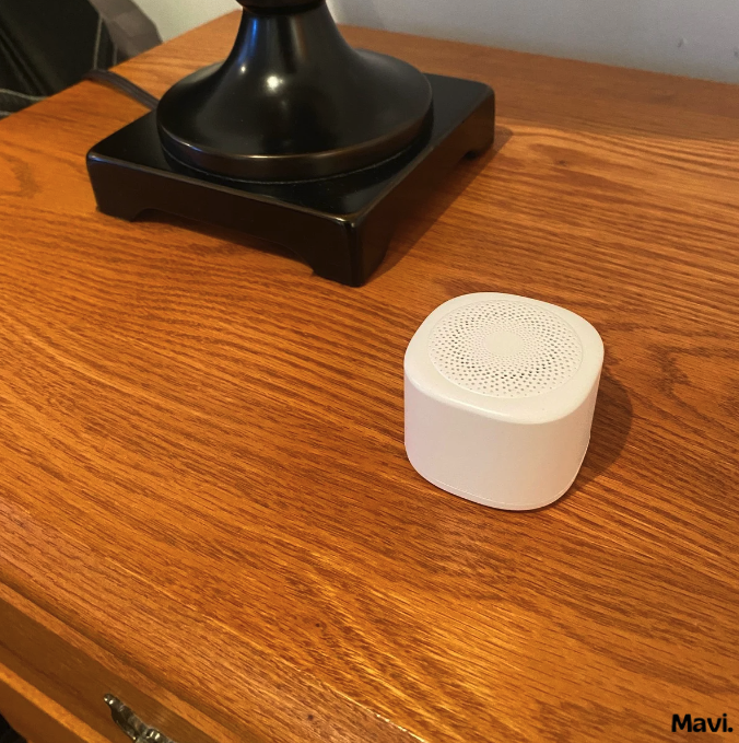 Mavi™ 2.0 : this tiny white noise machine will make you sleep like a baby during your trip